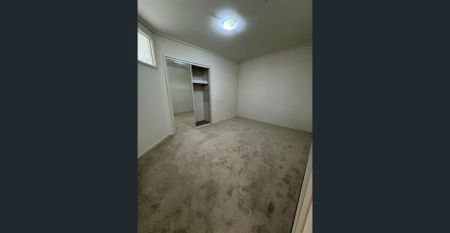 Modern 2-Bedroom Apartment with Parking in Prime Southbank Location - Photo 5