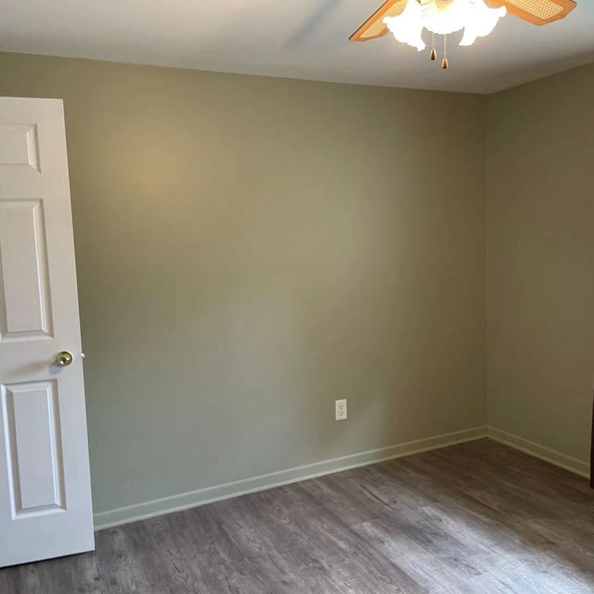 For Lease - 6860 MALDEN Road, LaSalle, Ontario - Photo 1