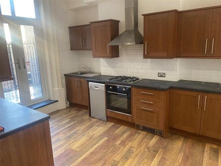 2 bedroom apartment to rent - Photo 5