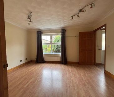 3 bedroom end of terrace house to rent - Photo 3