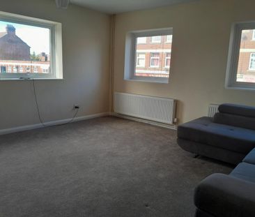 2 bedroom maisonette to rent - Photo 3