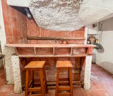 Spacious villa with pool for rent in Sant Just Desvern - Photo 1