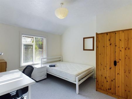 4 bedroom terraced house to rent - Photo 4