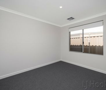 Modern Brand New Spacious Family Home - Photo 1
