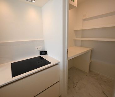 ONGEMEUBELD - NIEUW - Luxueus gerenoveerd appartement met 3 slaapka... - Foto 2