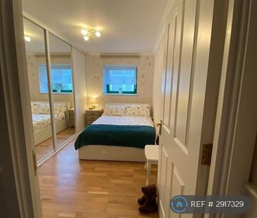 1 bedroom in a flat share to rent - Photo 4