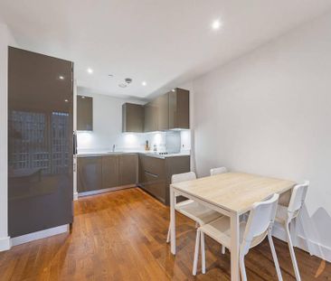 2 bedroom flat to rent - Photo 2