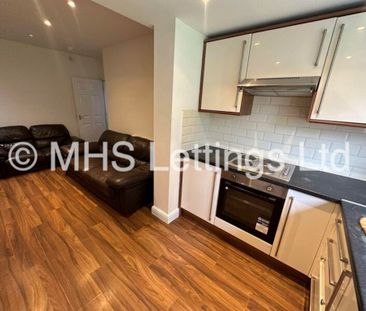 6 Bedroom Mid Terraced House for rent in Ash Gardens - Photo 4