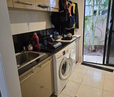 Home self contained accommodation - Photo 2