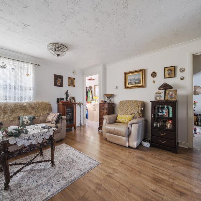 3 bedroom semi-detached house to rent - Photo 1