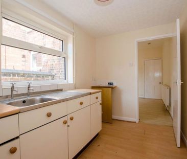 2 bedroom terraced house to rent - Photo 6