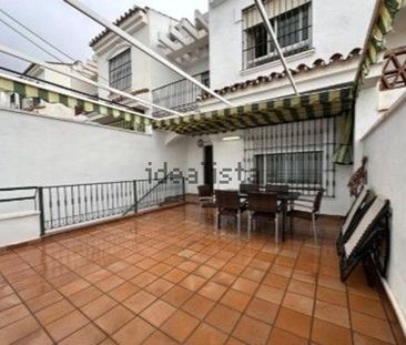 Alquiler de chalet adosado en Calle Topacio s/n - Photo 1