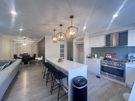 Elegant Home Designed for Comfort, Style, and Functionality - Photo 1