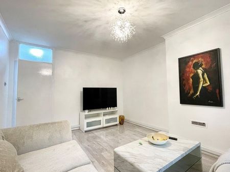 1 Bed Flat, Hume Court, N1 - Photo 2