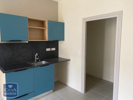 Location Appartement 3 pièces 59m² FONTENAY LE COMTE 85200 - Photo 3