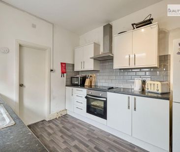 1 bedroom in a house share to rent - Photo 6