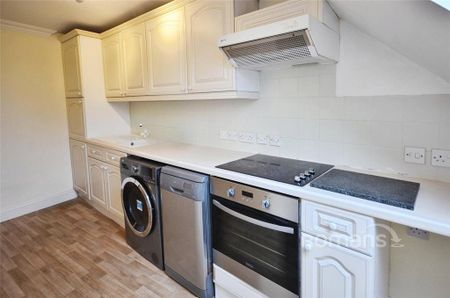 2 bedroom flat to rent - Photo 5