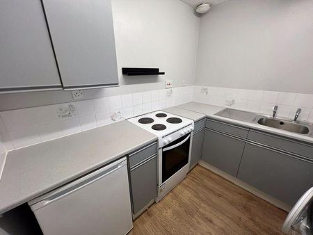 2 bedroom flat to rent - Photo 5