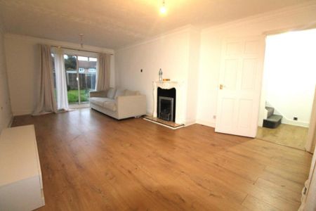 3 bedroom terraced house to rent - Photo 2