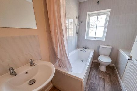 2 bedroom semi-detached house to rent - Photo 4
