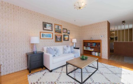 For Lease - 32 Broadleaf Road, Toronto, Ontario - Photo 2