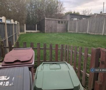 2 bedroom semi-detached house to rent - Photo 6