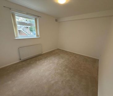2 bedroom ground floor flat to rent - Photo 5