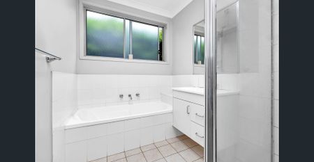 Situated on a cul-de-sac, Ready to Move-in! - Photo 2