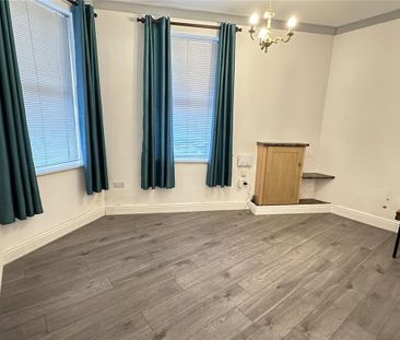 2 bedroom semi-detached house to rent - Photo 2