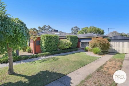 IMPECCABLY WELL PRESENTED HOME! - Photo 3