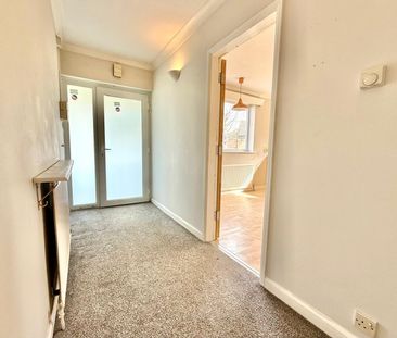 2 bedroom semi-detached house to rent - Photo 3