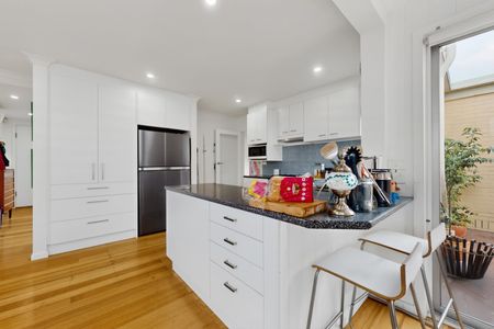 1/3 Estella Street, Glen Iris VIC 3146 - Apartment For Rent | Domain - Photo 5