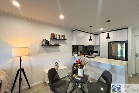 Stylish & Modern Apartment HOME OPEN WEDNESDAY 10 DECEMBER AT 10.30AM SHARP! - Photo 5