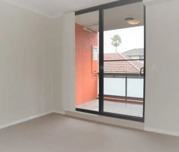 “Large Modern one Bedroom Apartment Plus Study Room” - Photo 2