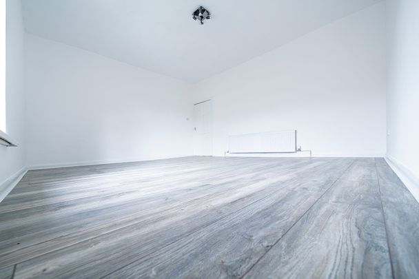 Room in a Shared House, Durham Hill, BR1 - Photo 1