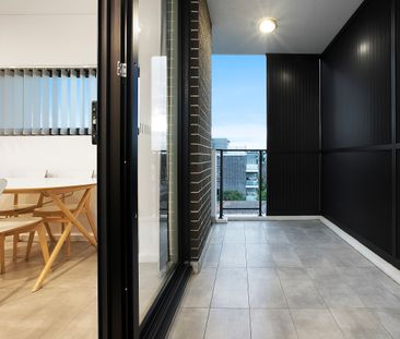 Near New 2 Bedroom Stylish Apartment - Photo 6