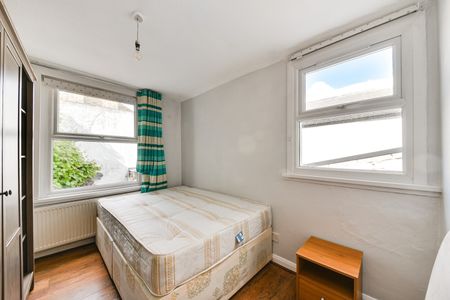 4 Bed Terraced House, Ferndale Road, SW9 - Photo 4