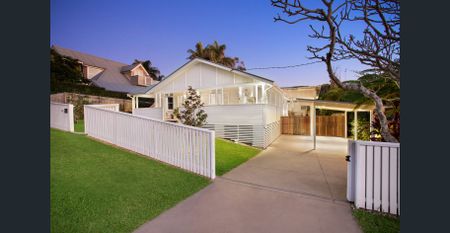 Timeless charm meets coastal luxury! - Photo 3