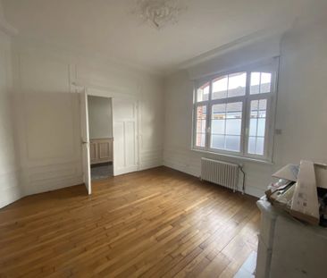 Location Maison 7 pièces 169 m2 à Saint-Quentin - Photo 2