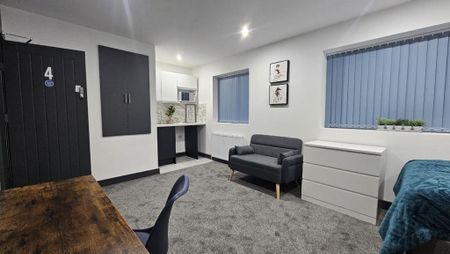 5 bedroom terraced house to rent - Photo 4