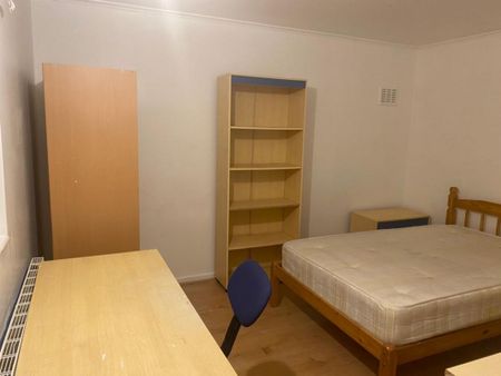 22 Blackbrook Road - refurbished student homeLoughborough - Photo 2