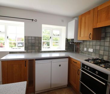 2 bedroom cottage to rent - Photo 2