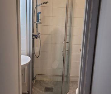 Ljus och välplanerad etta med balkong på Forsskålsgatan i Johanneshov! - Foto 6