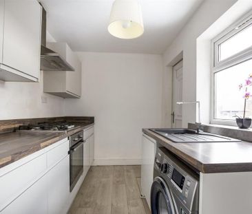 4 bedroom maisonette to rent - Photo 2