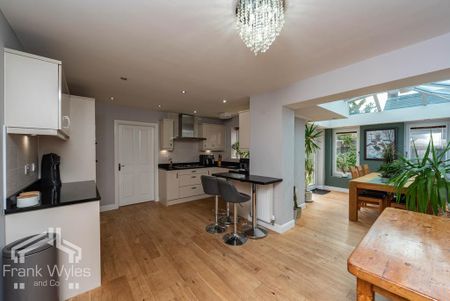 3 bedroom detached house to rent - Photo 3