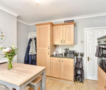 2 bedroom terraced house to rent - Photo 4