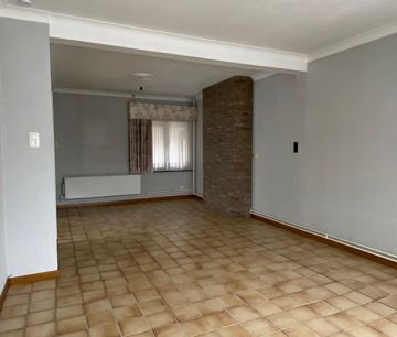 Gezinswoning met 3 slaapkamers in rustige omgeving - Photo 2