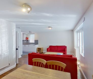 Friars Court - Photo 1