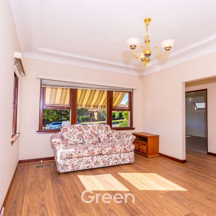 Charming Three-Bedroom Full-Brick Home in Sought-After Location! - Photo 1