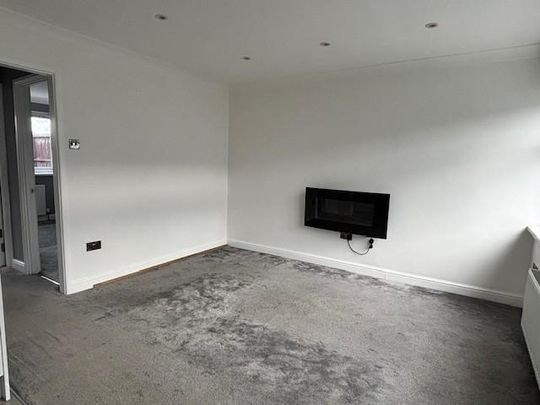 2 bedroom detached bungalow to rent - Photo 1